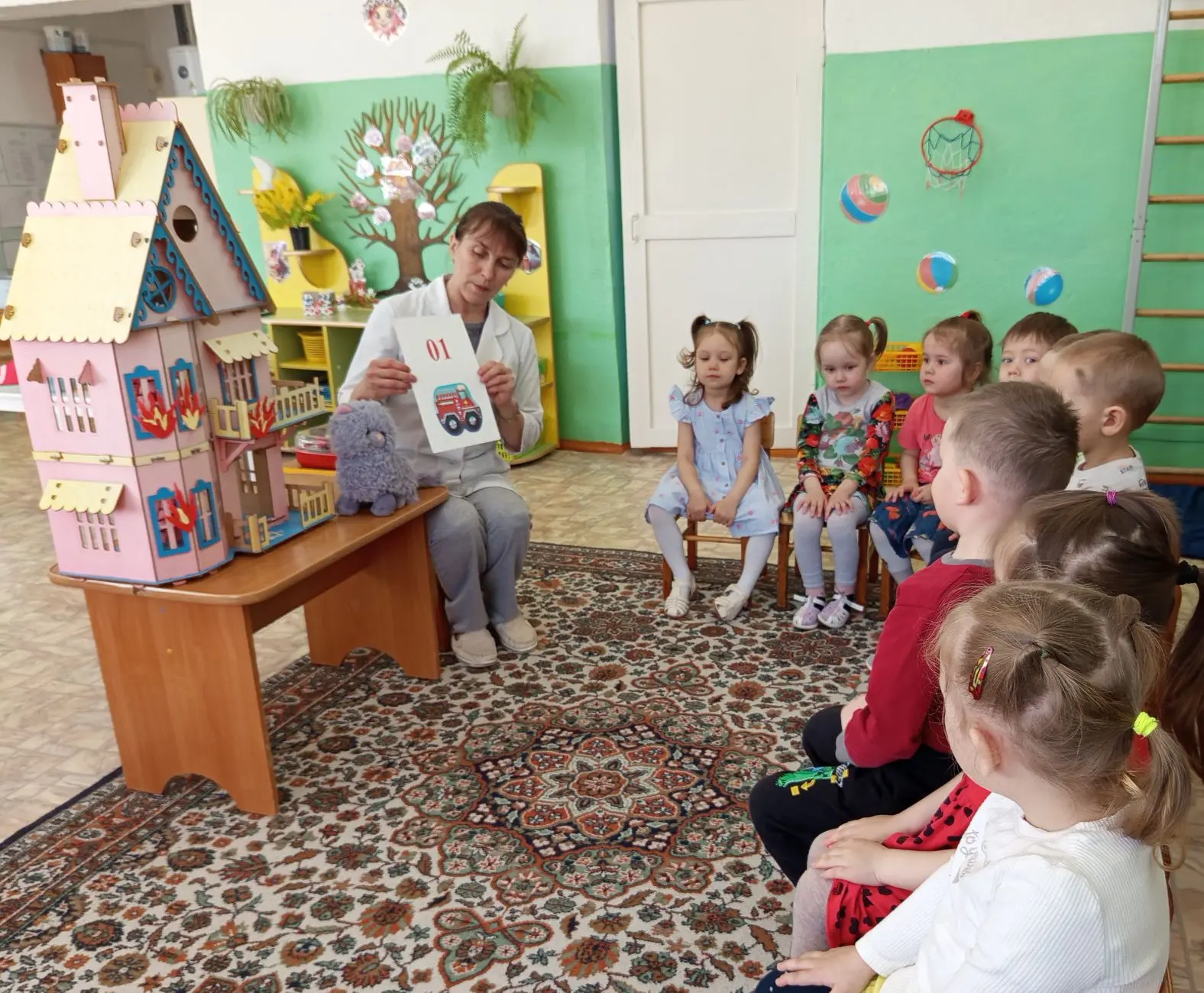 Сегодня — День пожарной охраны! В нашей младшей группе прошли увлекательные беседы и иг...
