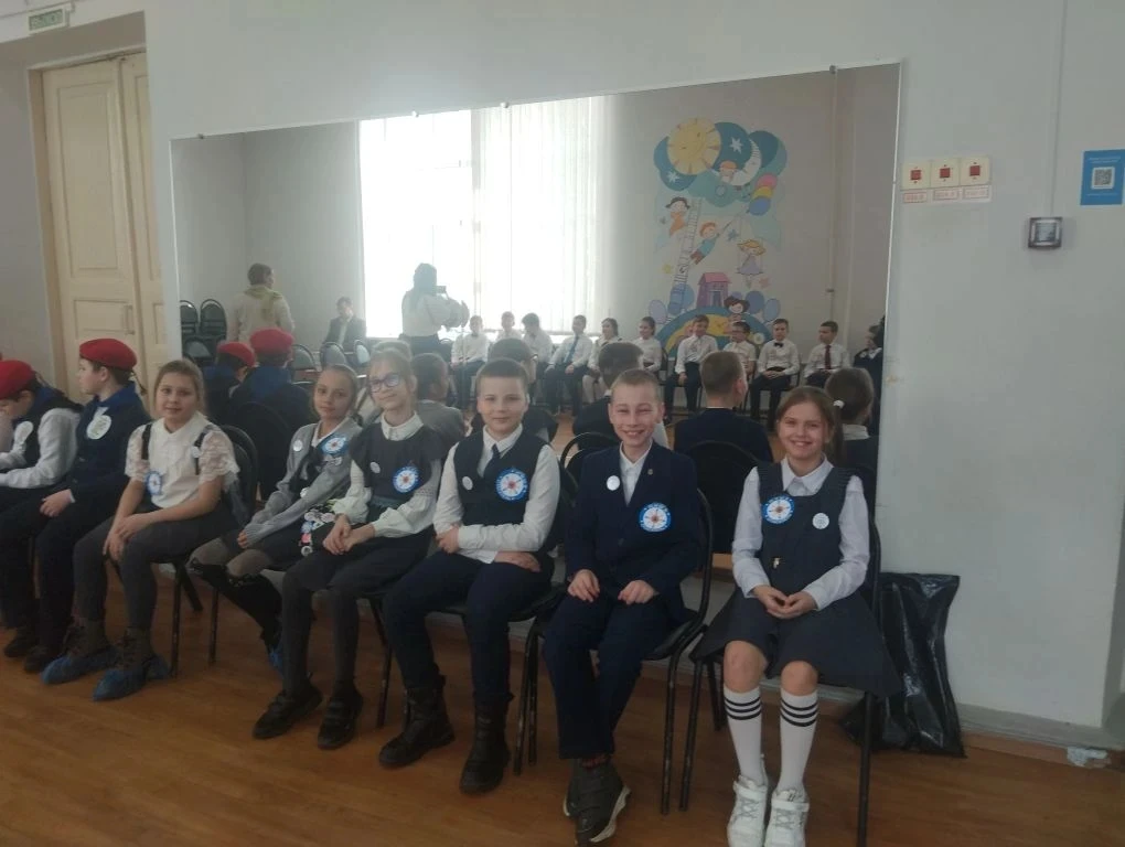 🚑🌟 Ребята из 4-го класса  приняли активное участие в районном этапе городского конкурса "ВперёдСпаса