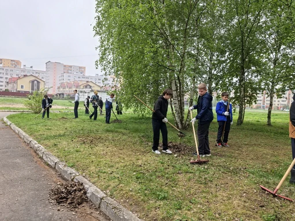 ✍Вперед, юнкор!  🌿Сегодня в рамках традиционной экологической акции «Зелёная весна» ученики 5-Е клас