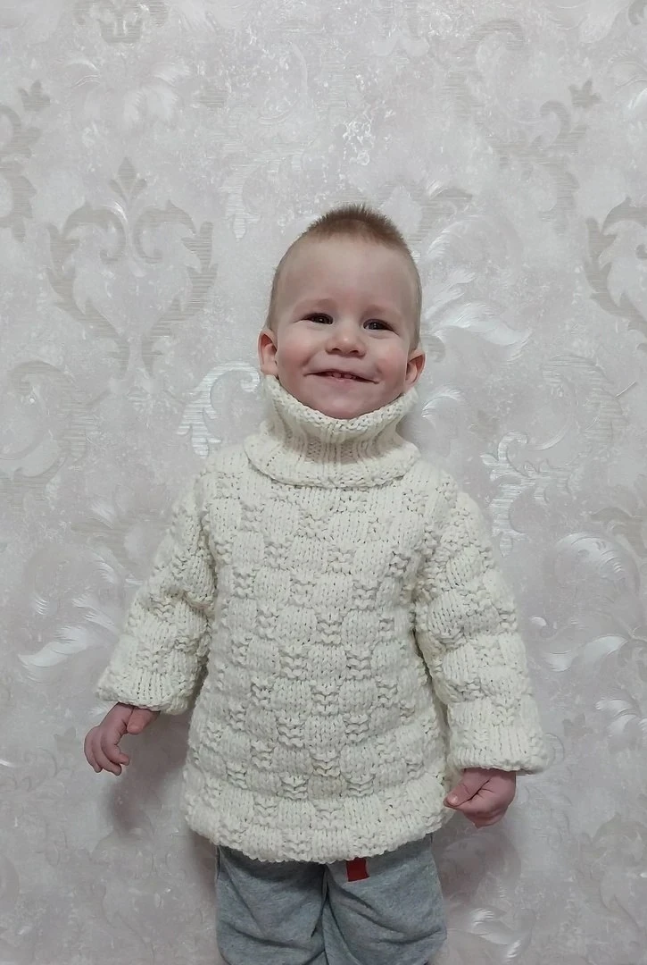 Свитер сыночку ☺️ очень тёплый, правда получился навырост 😊 на следующий год уже будем...