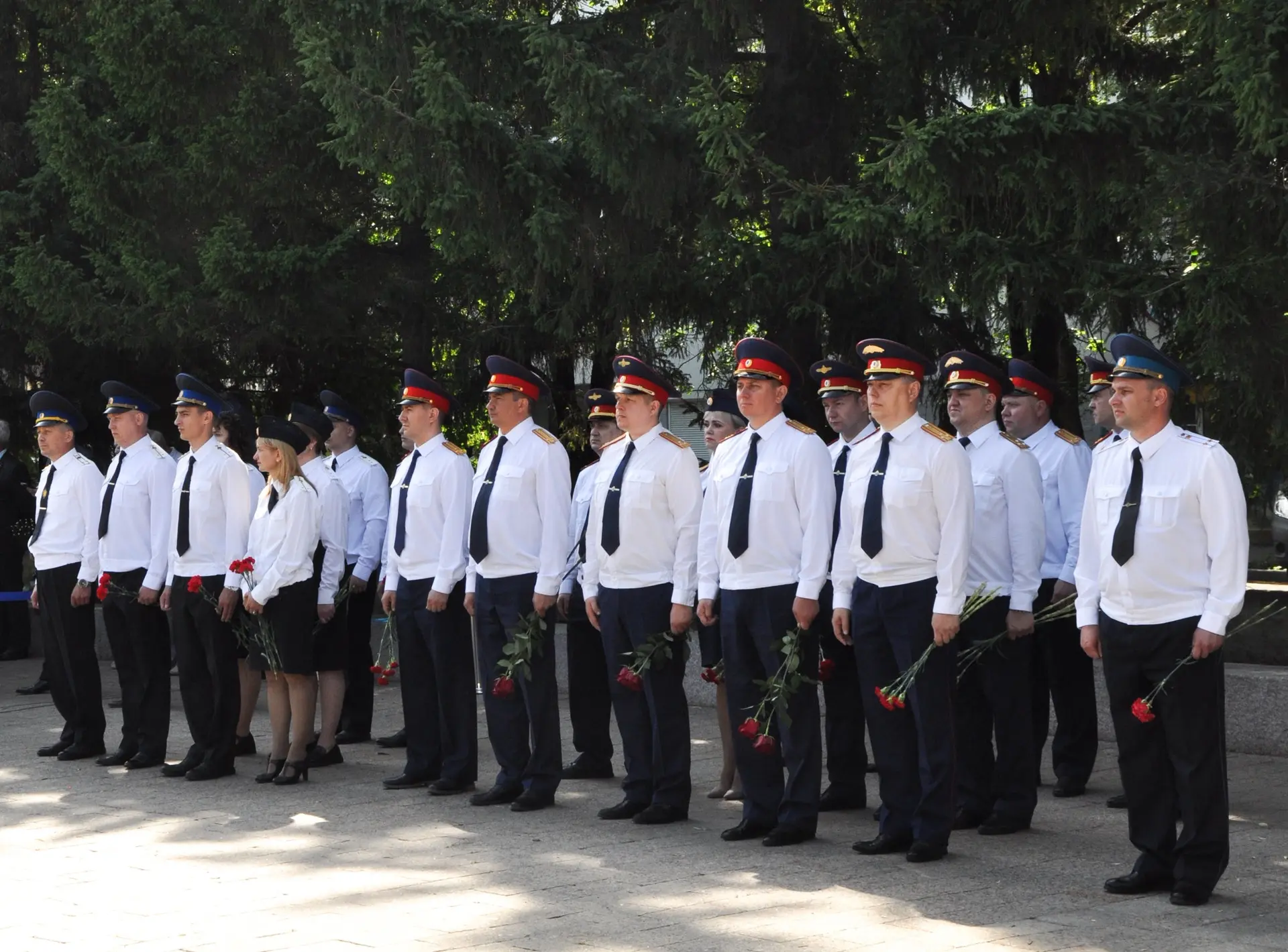 В Челябинске в День памяти и скорби руководитель и сотрудники регионального СК России приняли участи