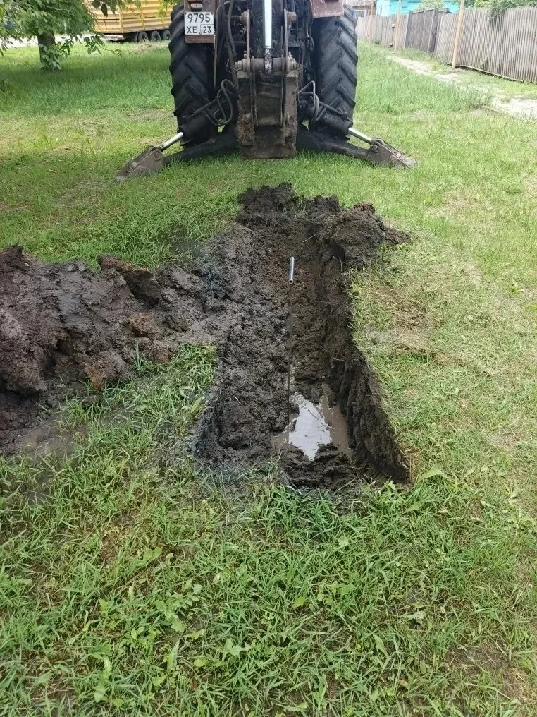 ❗️В Ейском районе сегодня устраняют сразу несколько порывов водопровода  🔸Ликвидируют порыв в п. Окт