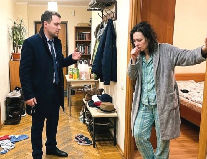 — Ты всё равно на больничном дома сидишь, какая разница, чем заниматься? Вот и присмотр...