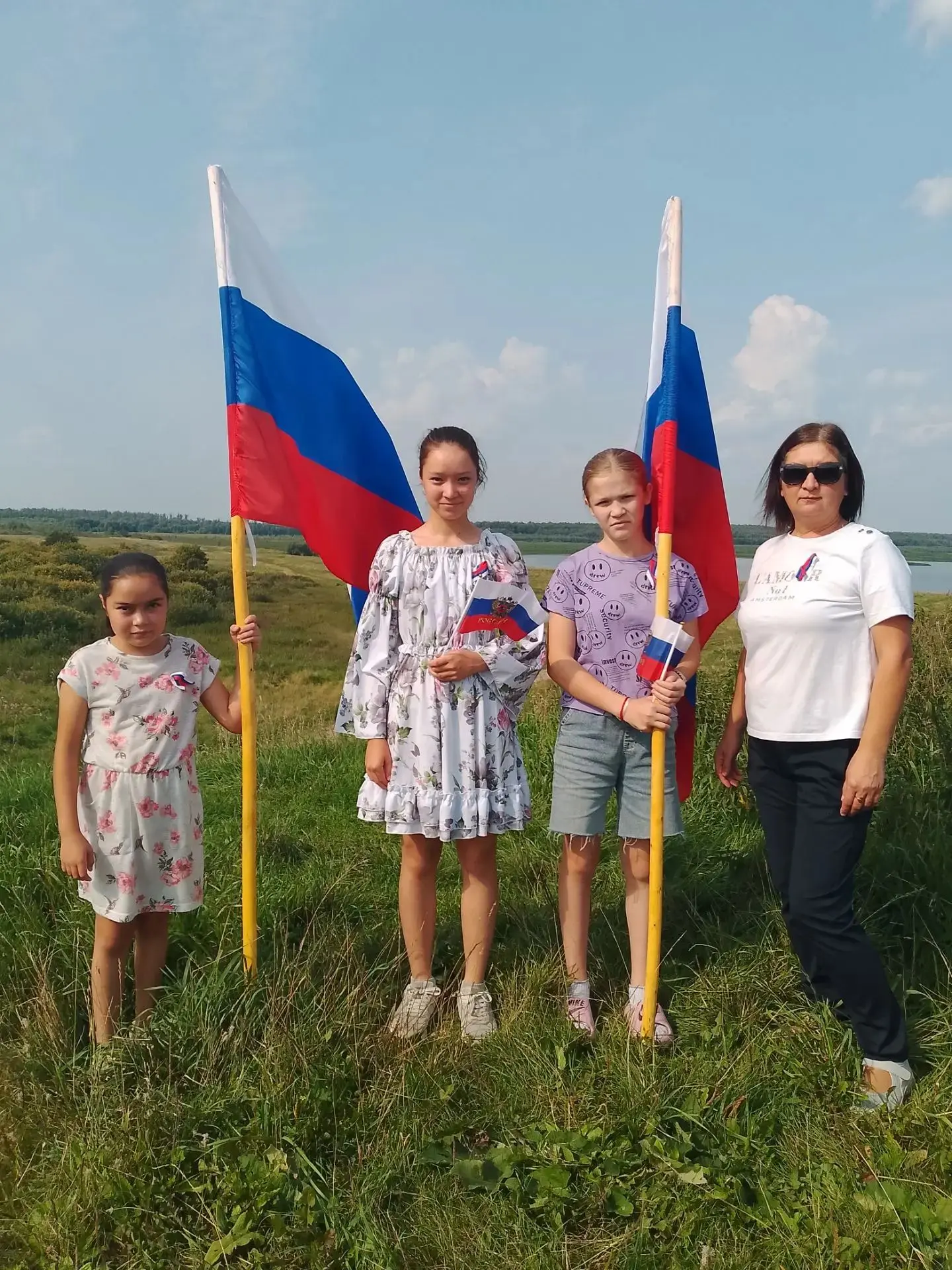 🇷🇺 В рамках празднования Дня государственного флага России в Петровском территориальн...