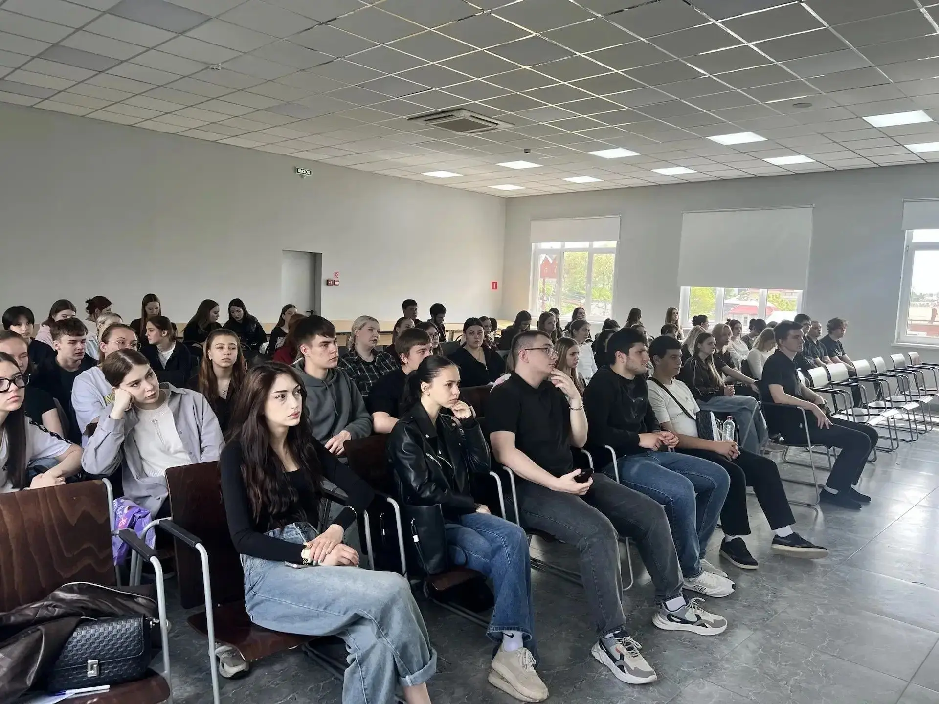 ✈️19 мая в Краснодаре «Школа бортпроводников» приняла участие в «Ярмарке вакансий» для ...