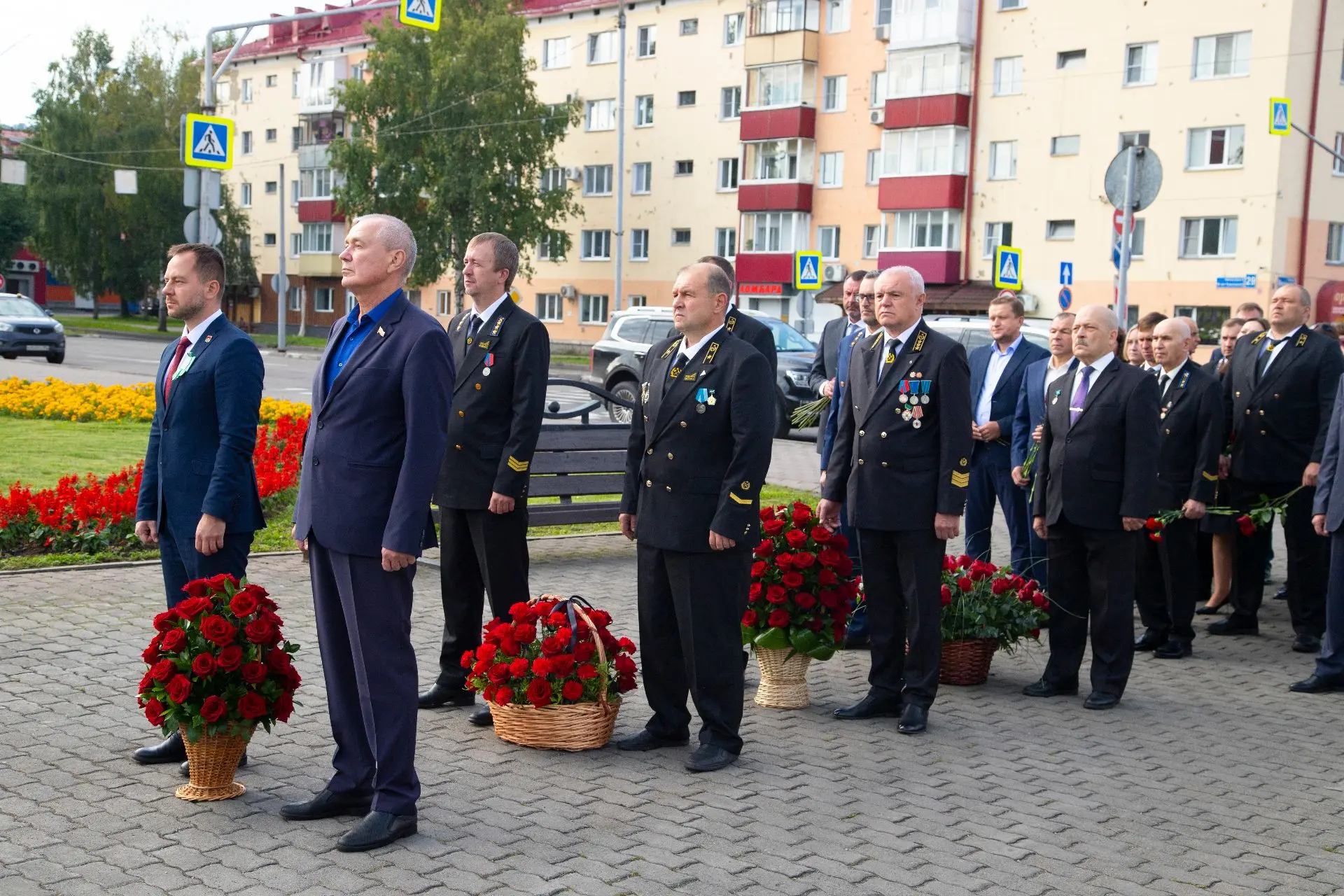 В ПАМЯТЬ О ШАХТЁРАХ
