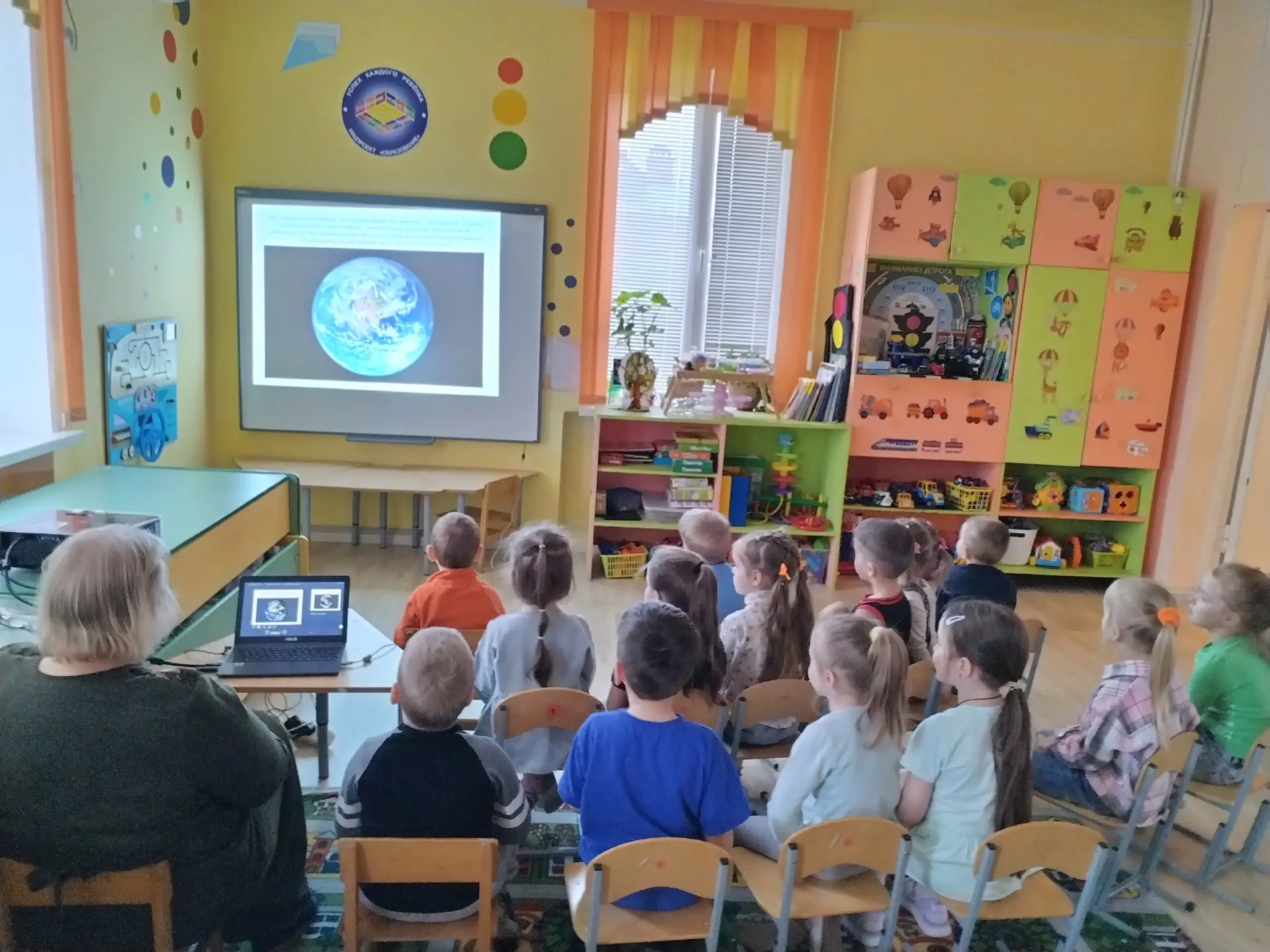 #детскийсад3СказкаКотовск
  ✨ В рамках недели Космос в группе «Светофорчик» прошло мероприятие «Косм