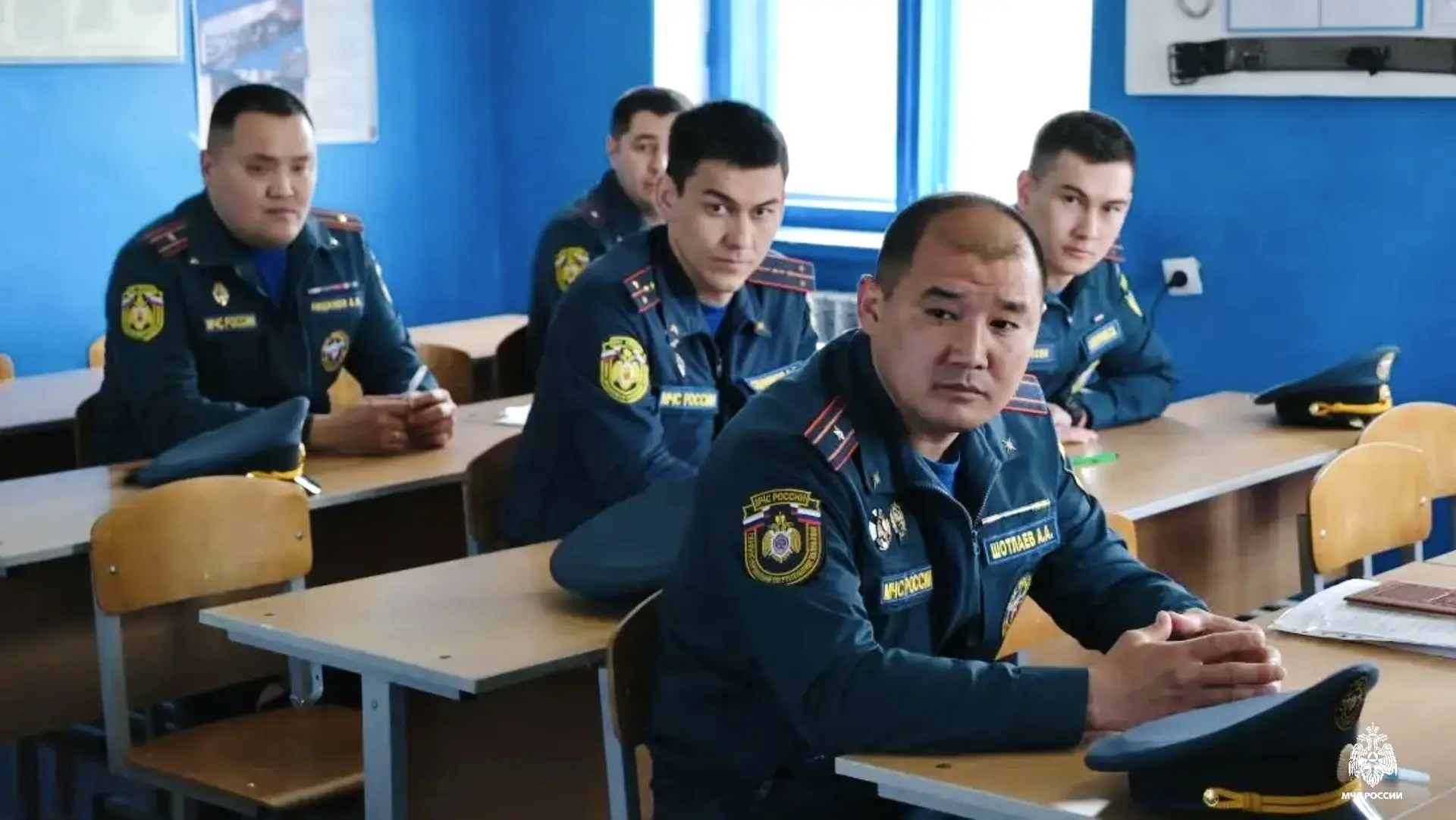 🚒 Калмыцкие огнеборцы сдали зачеты на допуск к работе в СИЗОД  ✅ Организация работы газодымозащитной