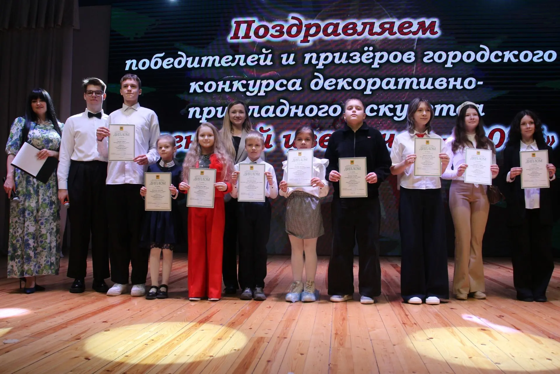 Они могут и волшебство из войлока создать, и превратить бумагу в произведение искусства 💐   В Липецк