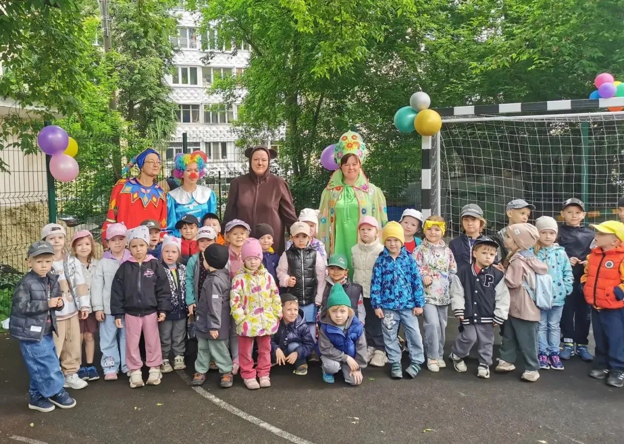 Детство — это самое беззаботное и счастливое время. И каждый мечтает продлить этот удив...