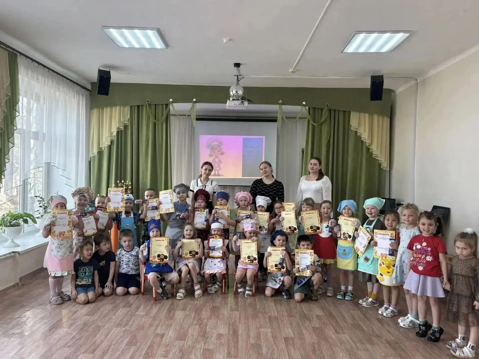 #Профессионалитет
#Центр_карьеры

Выпускники колледжа специальности 
"Дошкольное образование " прист