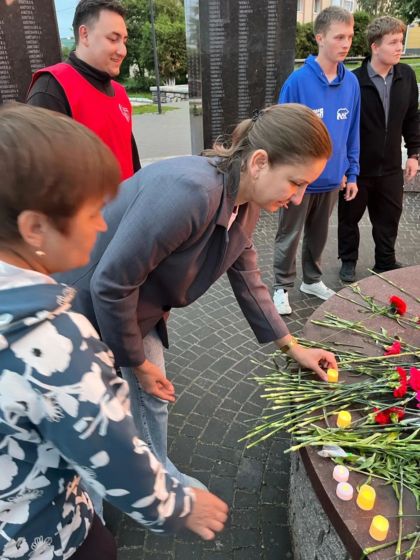 Сотрудники КЦСОН «Надежда» приняли участие в патриотической акции «Огненные картины войны». Участник