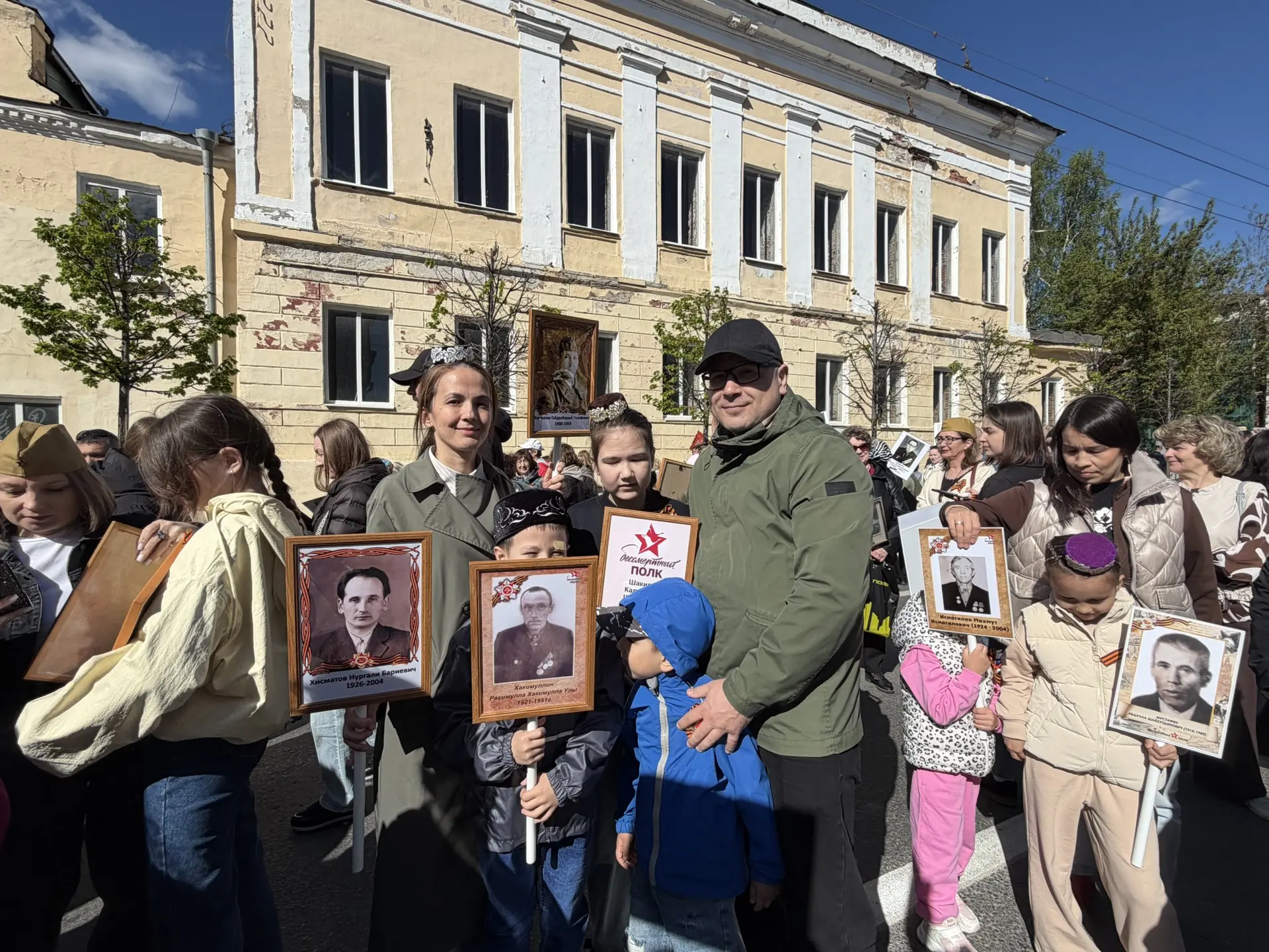 ЖИВАЯ ПАМЯТЬ ПОКОЛЕНИЙ 🕊️  9 мая наша гимназия вновь доказала, что подвиг героев не имеет срока давн