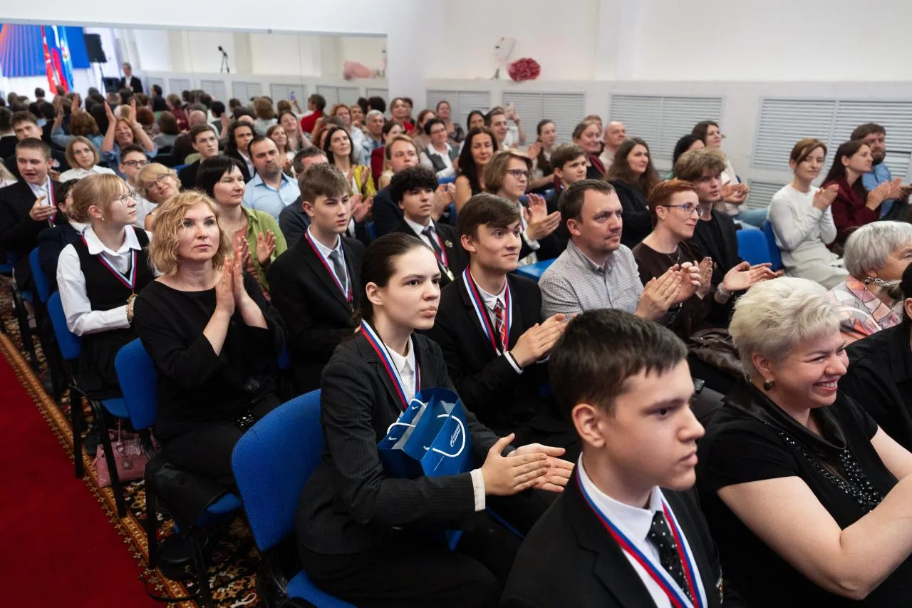 В школе №617 подвели итоги конкурса «Ученик года — 2026».