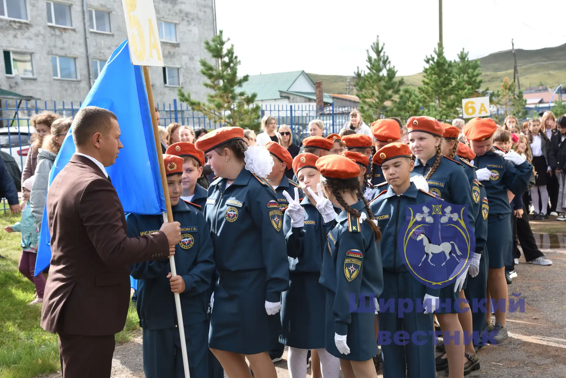 Делимся фотографиями с первого звонка Ширинской школы № 18 📸