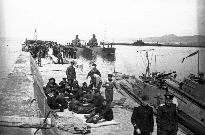 🫡 25 августа 1945 года был освобожден сахалинский порт Корсаков от японских милитарист...