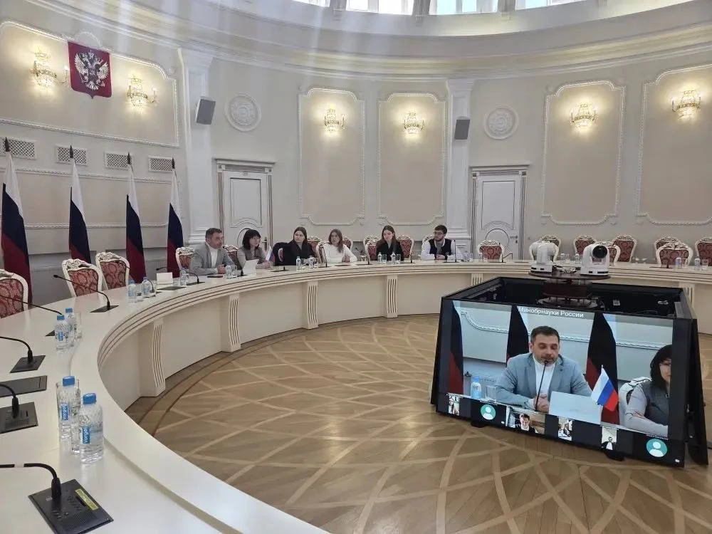 🗣️Развитие наставничества: диалог студентов и экспертов  В формате видеоконференции прошла встреча а