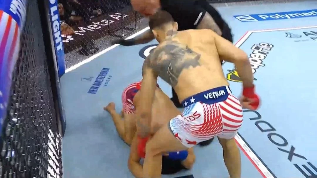 ❗️Маурисио Руффи забил Майкла Чендлера в первом раунде на #UFCWhiteHouse