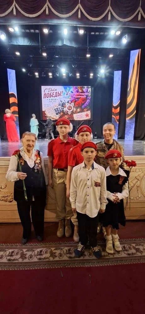 🔥После прохождения Парада для ветеранов, юнармейцы школы побывали на заседании " Ты помнишь - Товари