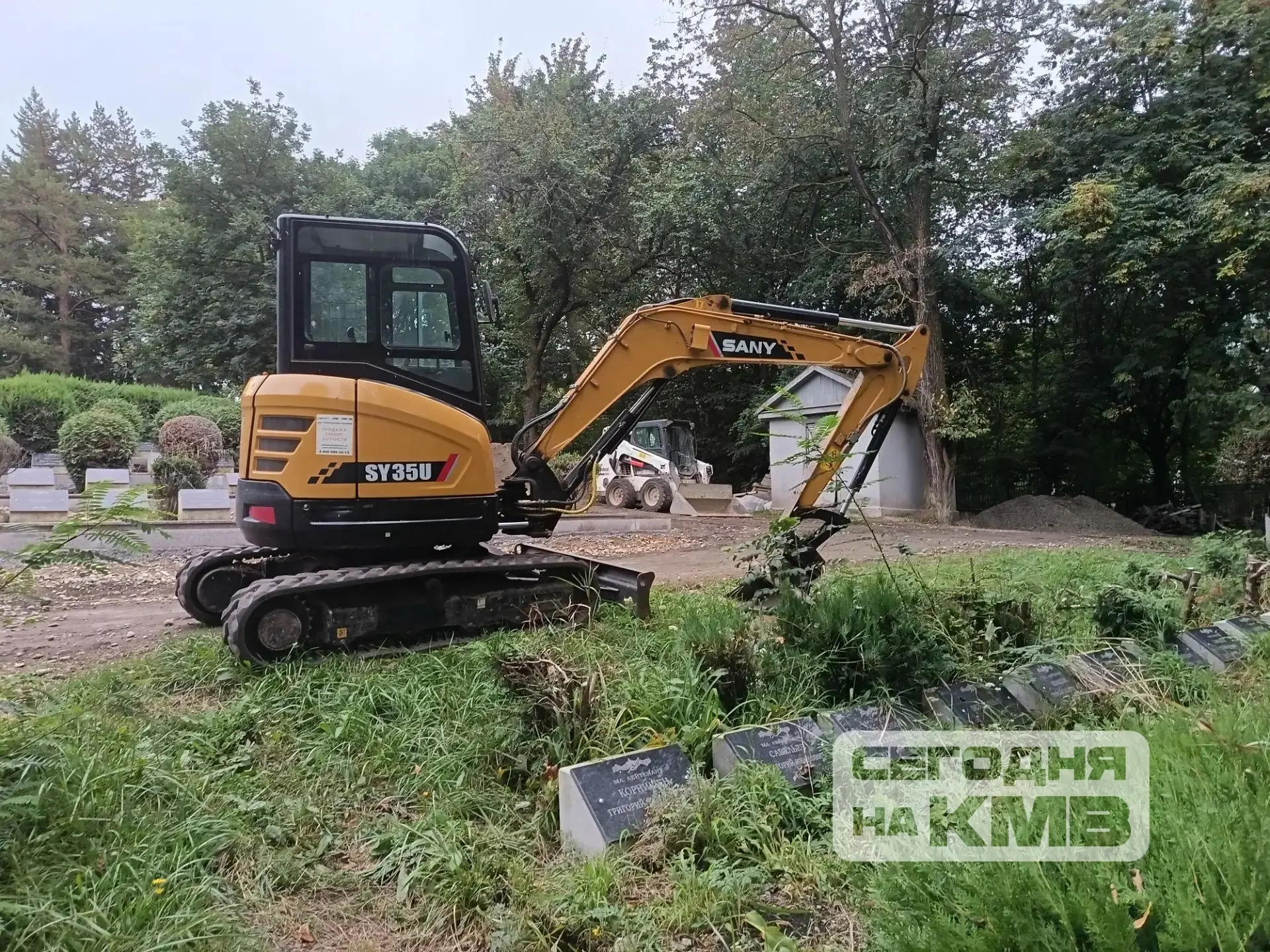 🧱 В Кисловодске капитально ремонтируют мемориальное кладбище на улице Цандера