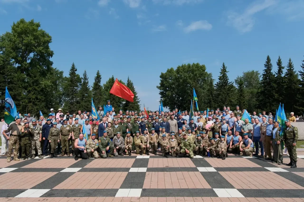 В Иркутске торжественно отметили 96-летие Воздушно-десантных войск
