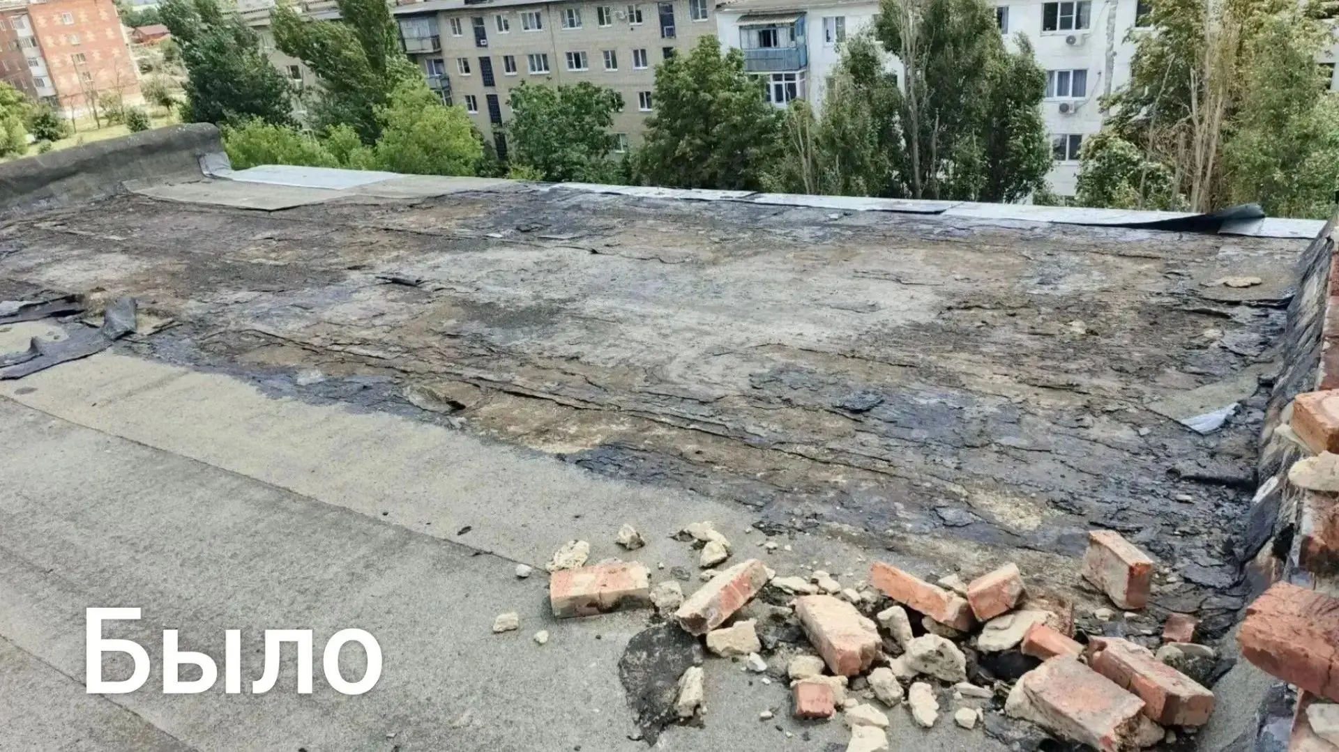 Кровля многоквартирного дома в Красном Сулине восстановлена после повреждения ураганным...