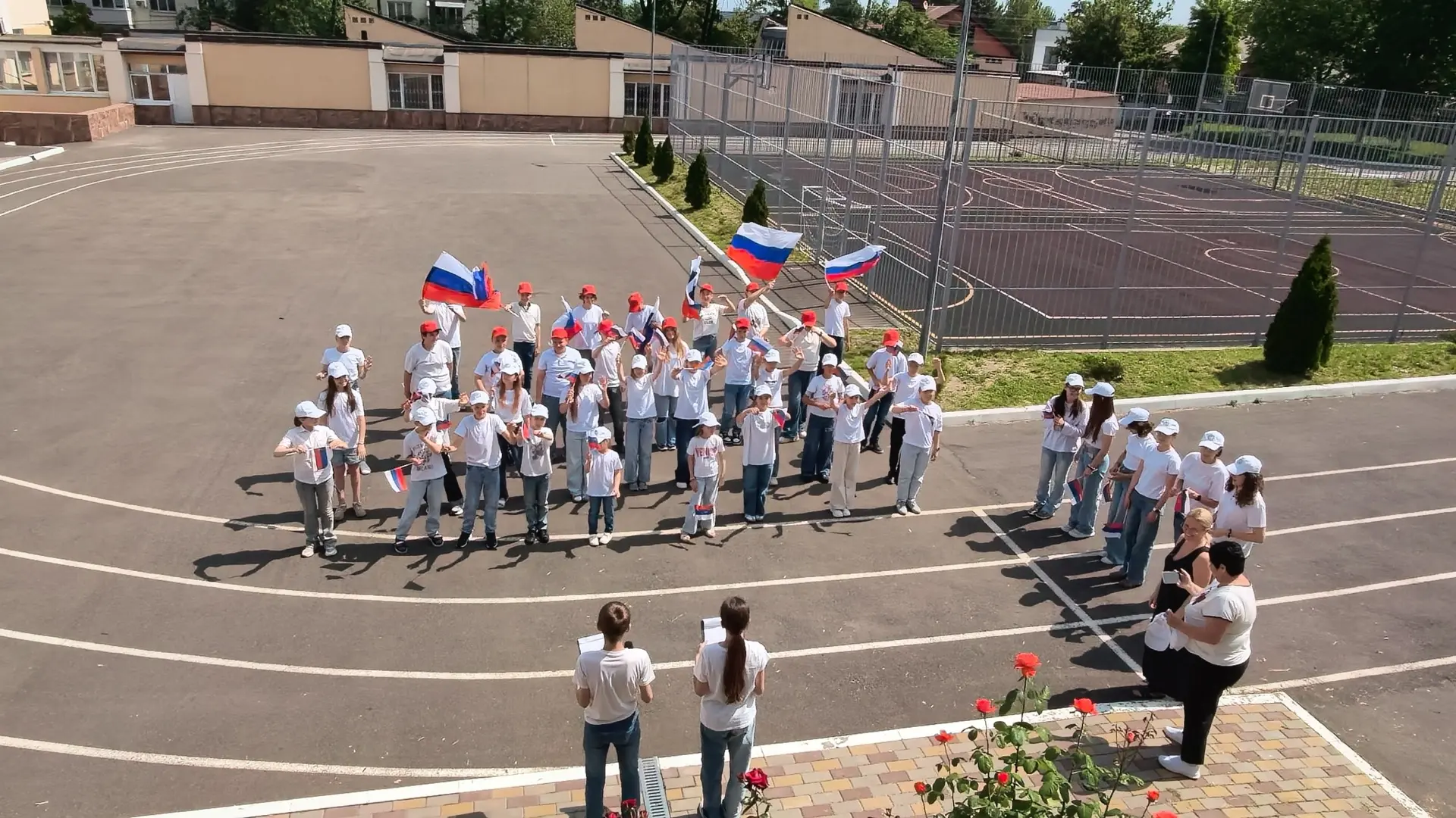 🇷🇺 День России в лагере «Успех»: гордость, традиции и яркий флешмоб

Сегодня в нашем пришкольном л