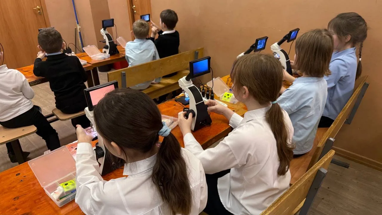 Как же иногда хочется увидеть этот мир ближе, чем может позволить человеческий глаз....👁️   10 февра
