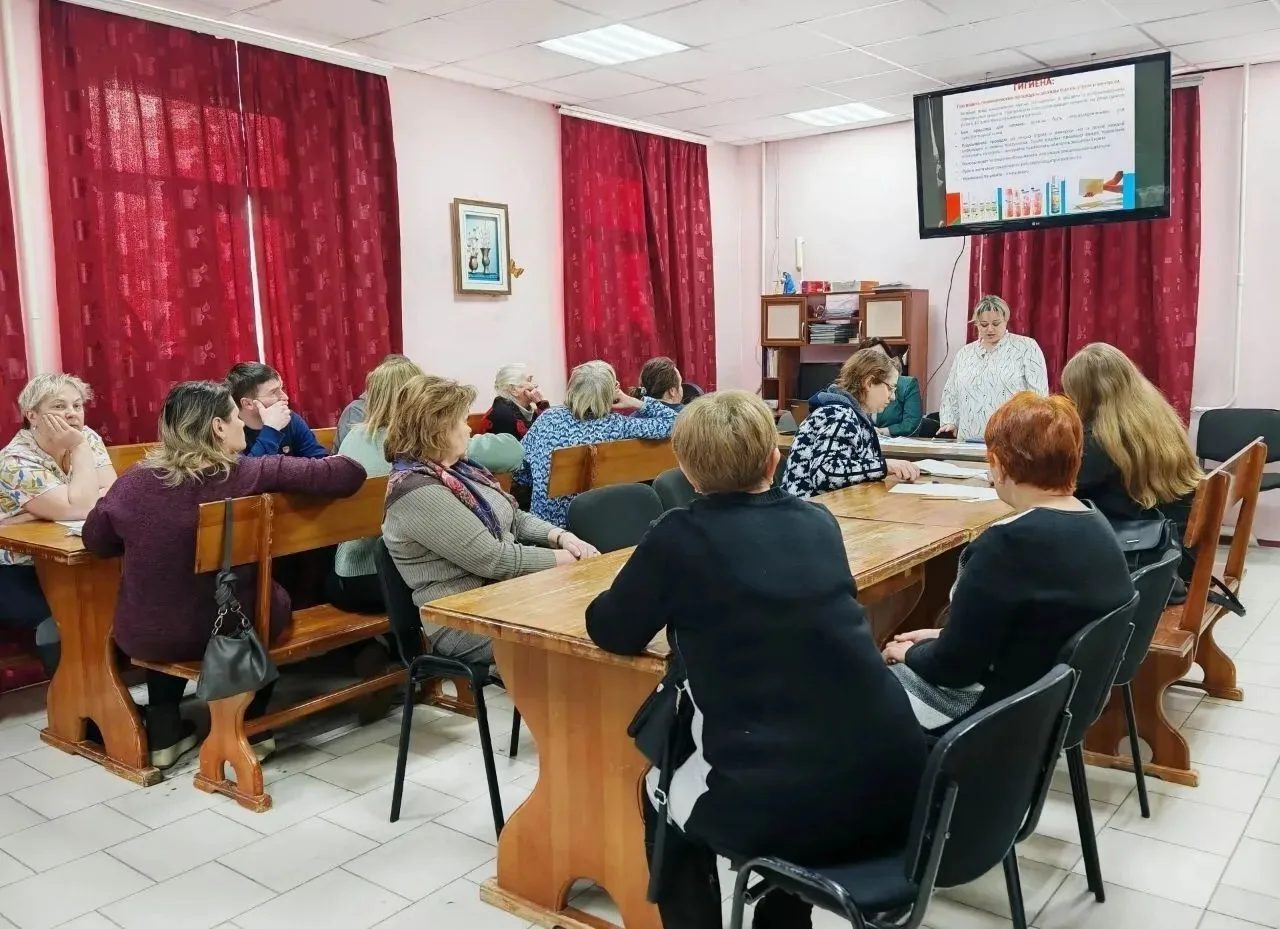 В ЗАТО Северск работает школа ухода за гражданами пожилого возраста и инвалидами.
На занятиях расска