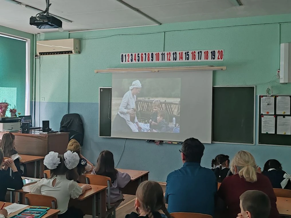 🇷🇺 9 мая: Помним подвиг, гордимся Победой!  Сегодня в нашей школе прошли мероприятия, посвящённые 81