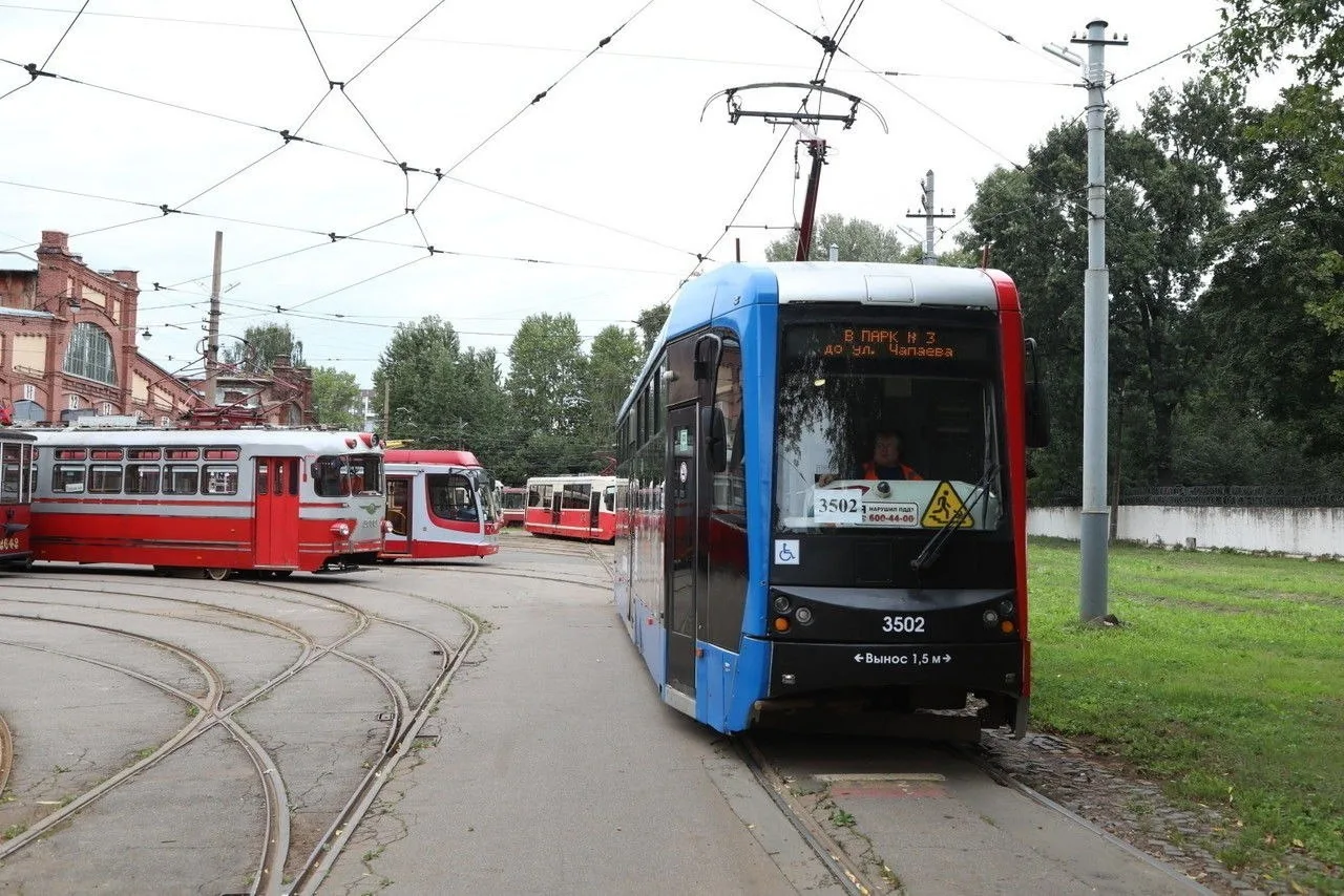 🚊 На Дальневосточном проспекте изменили маршруты трамваев

Из-за невозможности проезда у дома №10 в