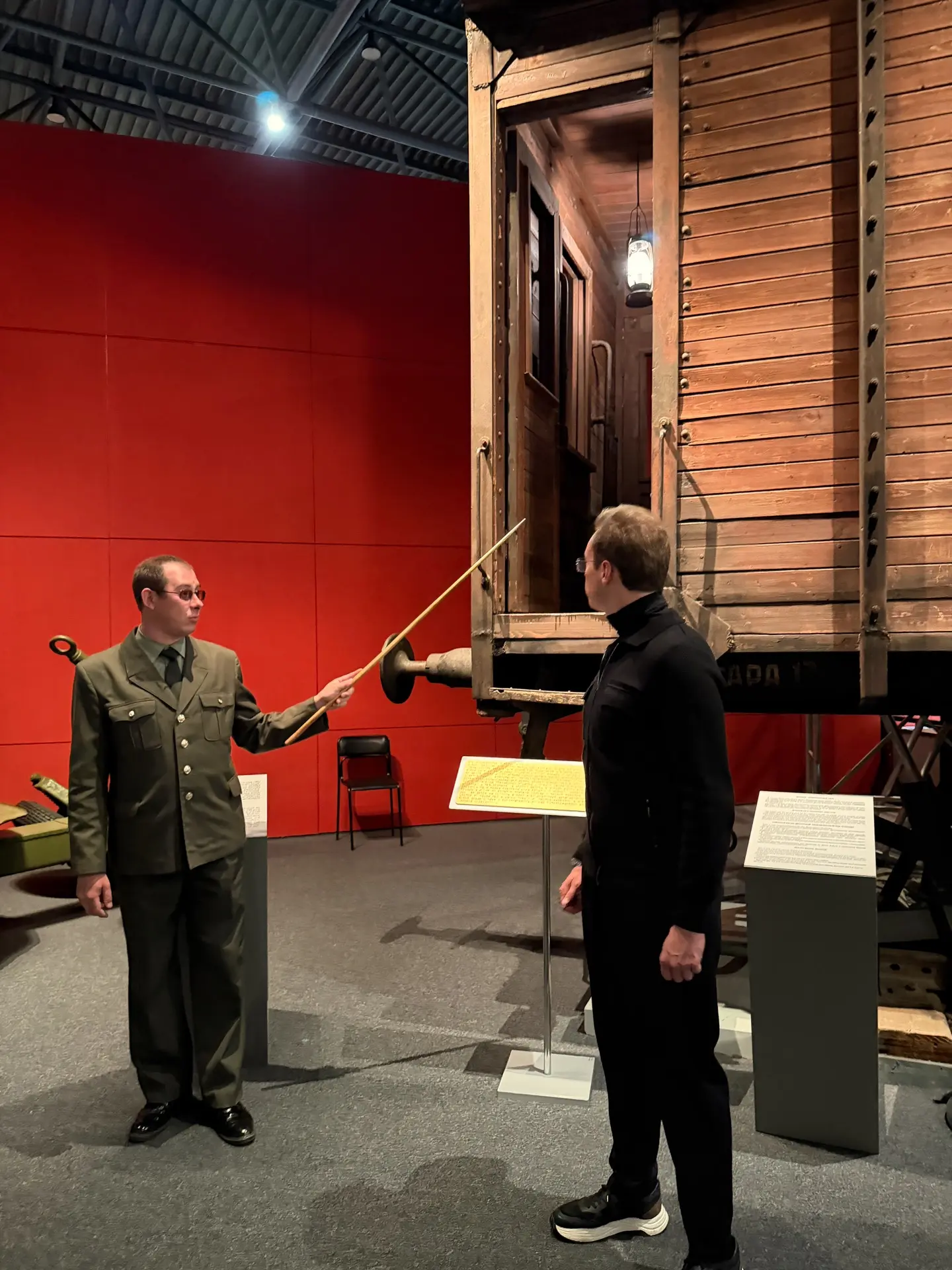 📍В продолжение темы о важности экскурсий

У моего прадедушки есть медаль за оборону Москвы (и не то
