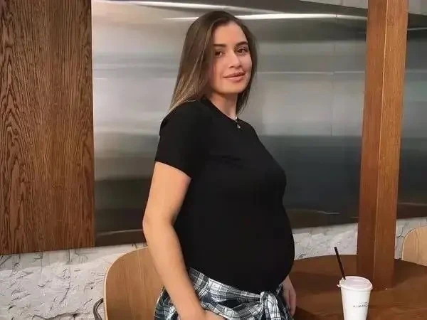 Экспертиза установила, что 27-летняя Анна из Новочеркасска умерла после родов из-за вве...