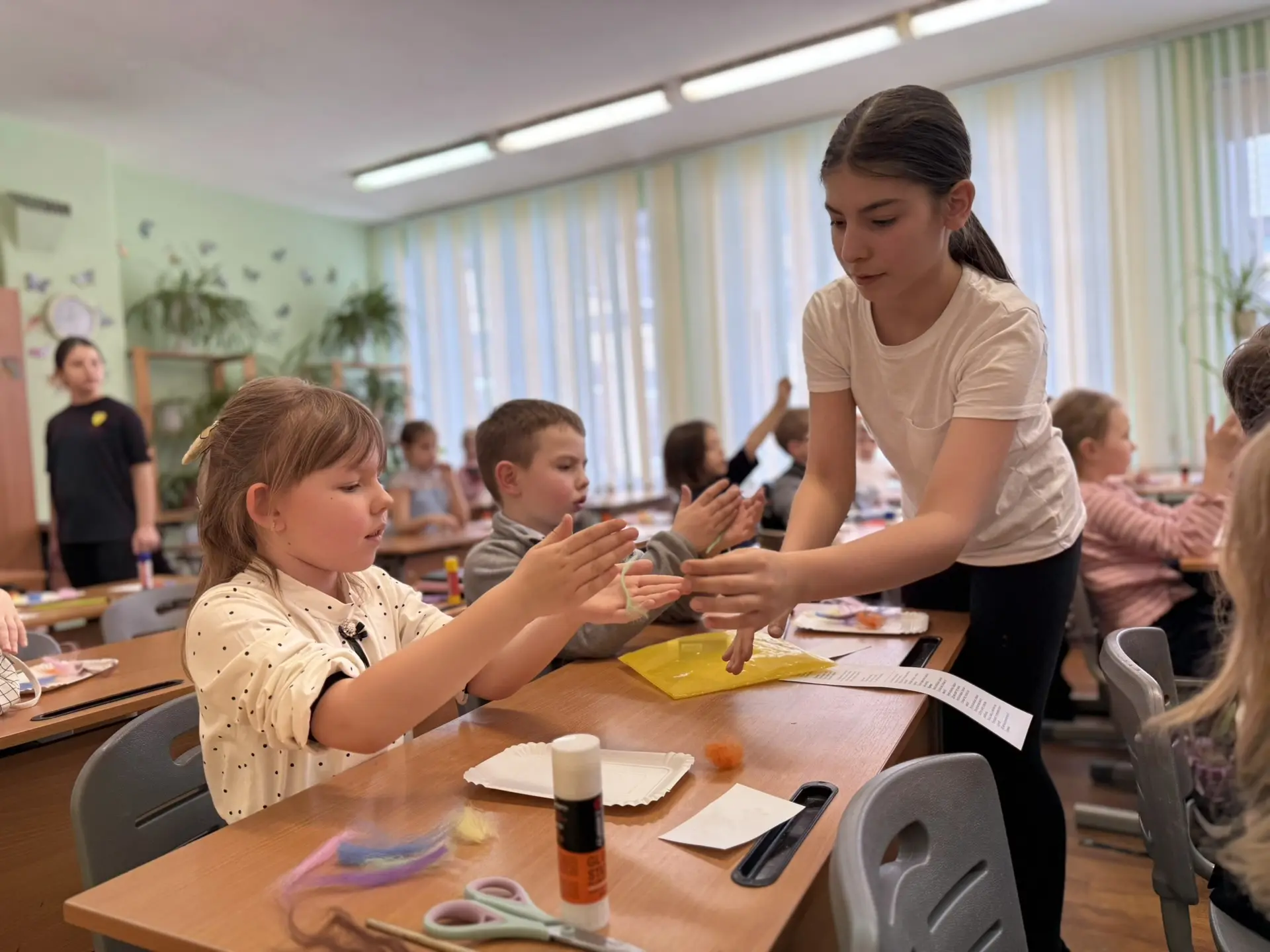 Подснежник – улыбка весны!  🌸В начальной школе с обучающимися 1 классов прошёл мастер-класс «Первый 