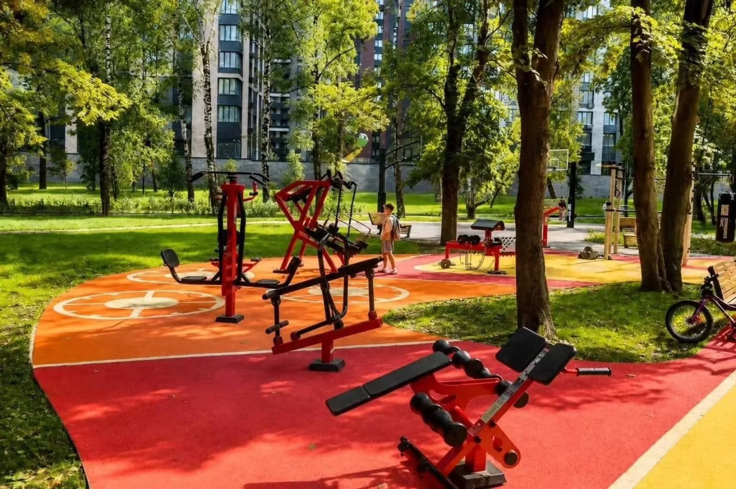 🌳 В Левобережном полностью обновили сквер, который находится недалеко от кинотеатра "Н...