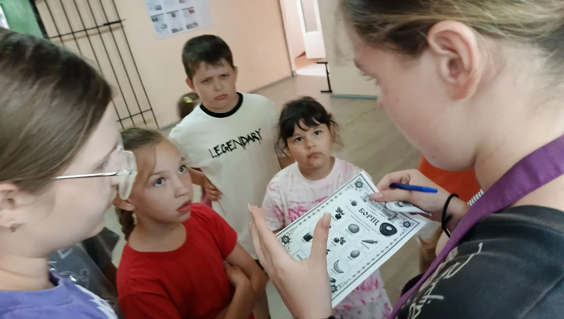 В преддверии Дня России у нас прошёл увлекательный квест «Путешествие по России»! 🇷🇺

Команды с уд