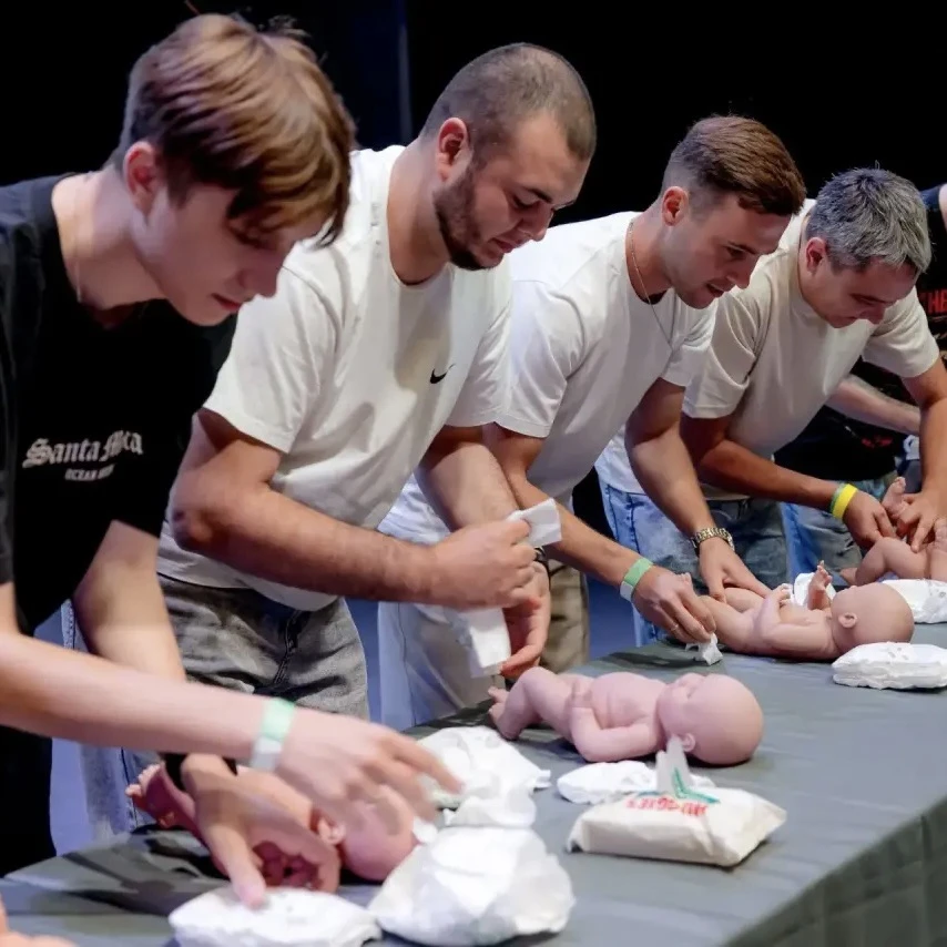 МОЖНО ЛИ ПРИЙТИ С МУЖЕМ
НА «БЕРЕМЕННЫЕ ВСТРЕЧИ»?👩‍❤️‍👨

Конечно!
Более того — ожидание малыша стан
