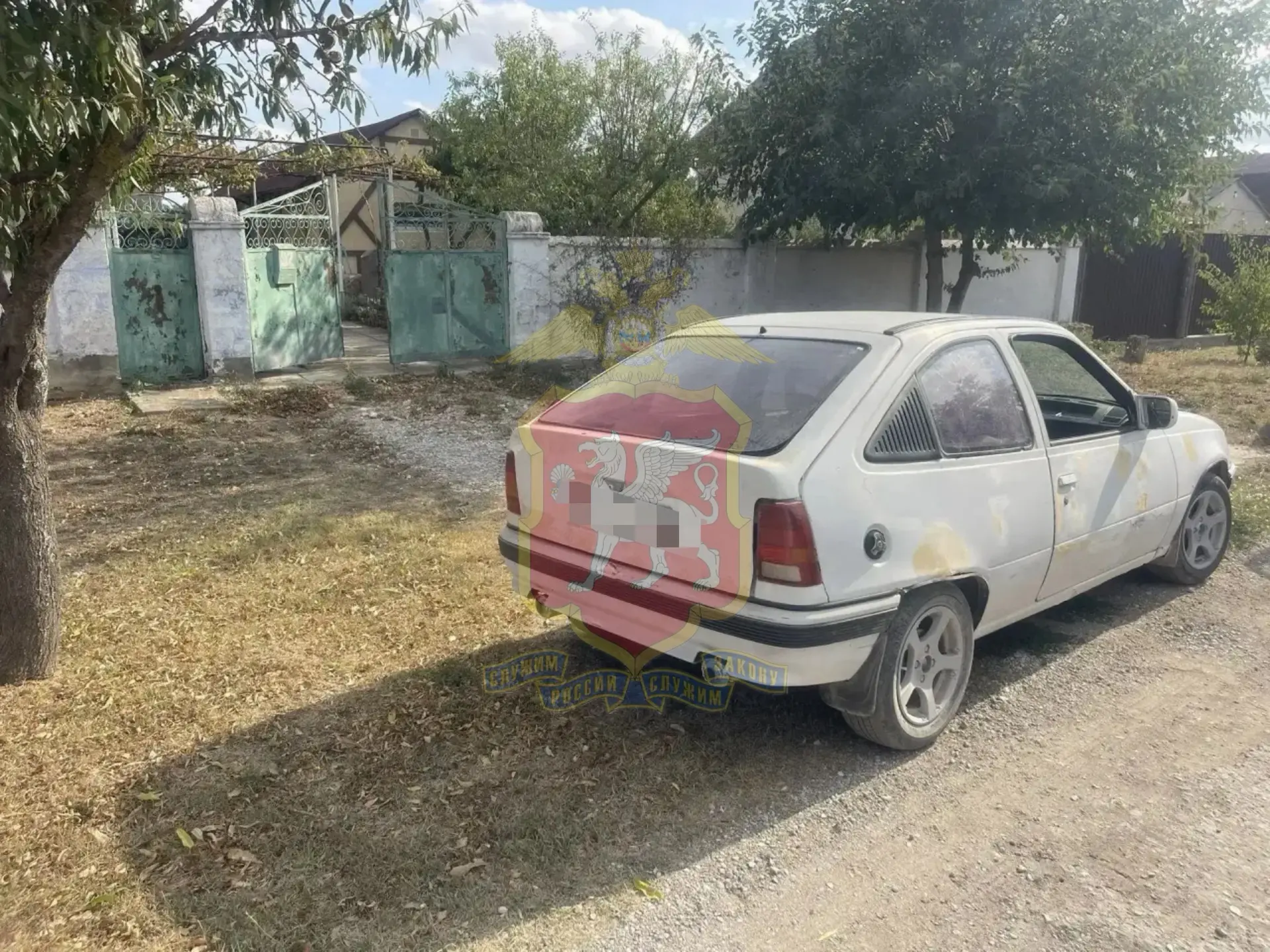 Парковка с последствиями: в Ленинском районе автомобиль эвакуировали после жалобы хозяй...