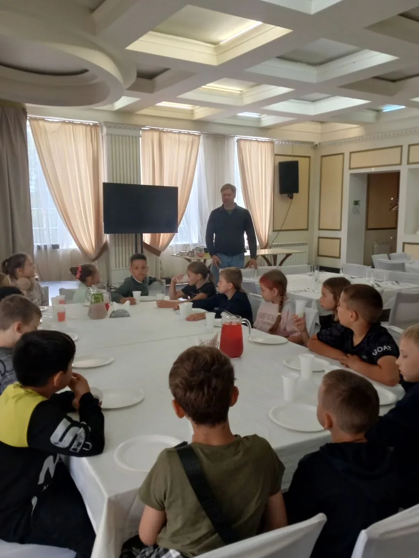 🏕️ Смена в лагере продолжается! Вчера ребята отправились в ресторан «Пиноккио», где их ждал кулинар