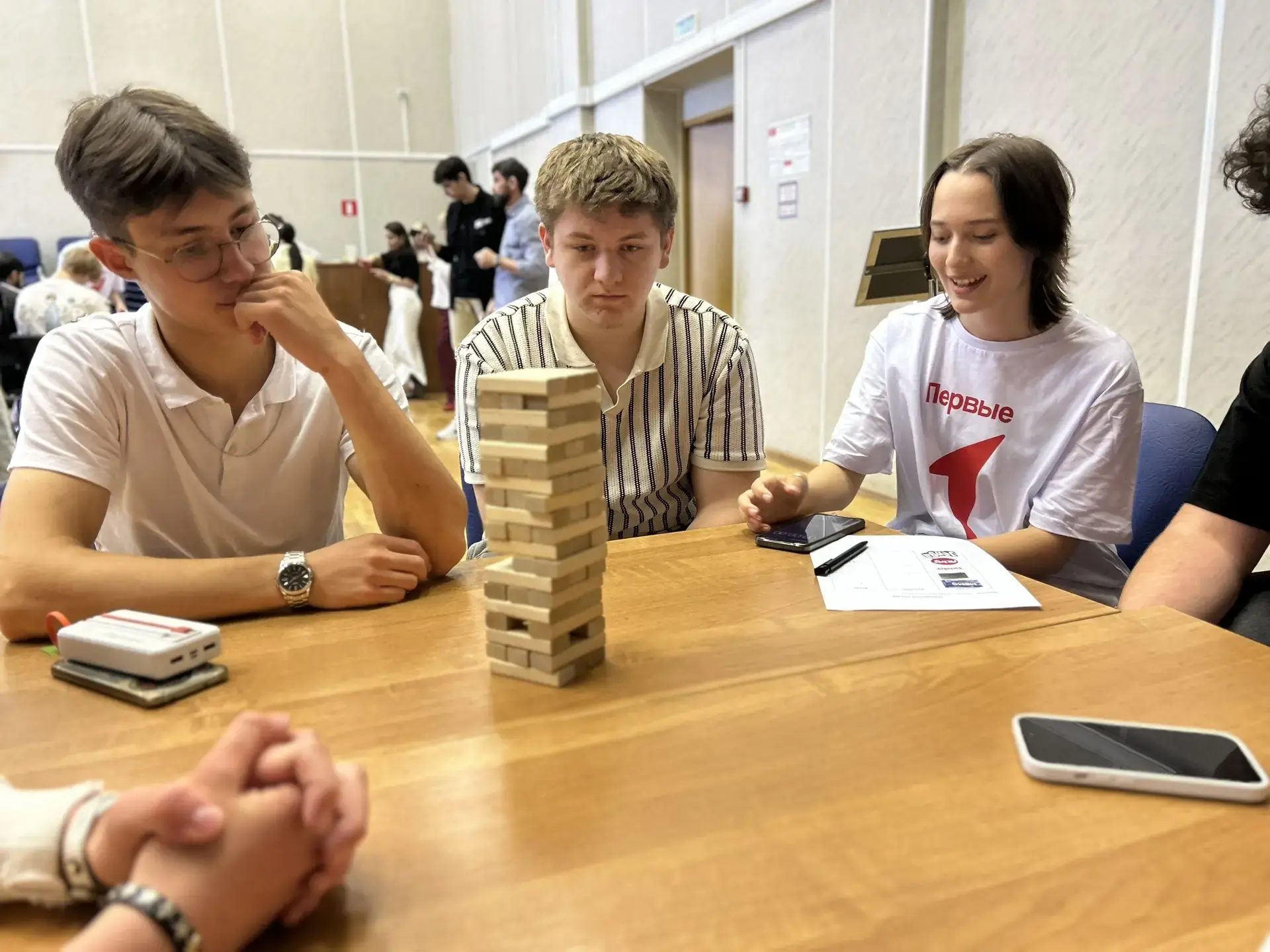 🎲🏕 «Я беру с собой в поход…» настолки!

Думаешь, наш турклуб — это только палатки, костры и тяжёлы