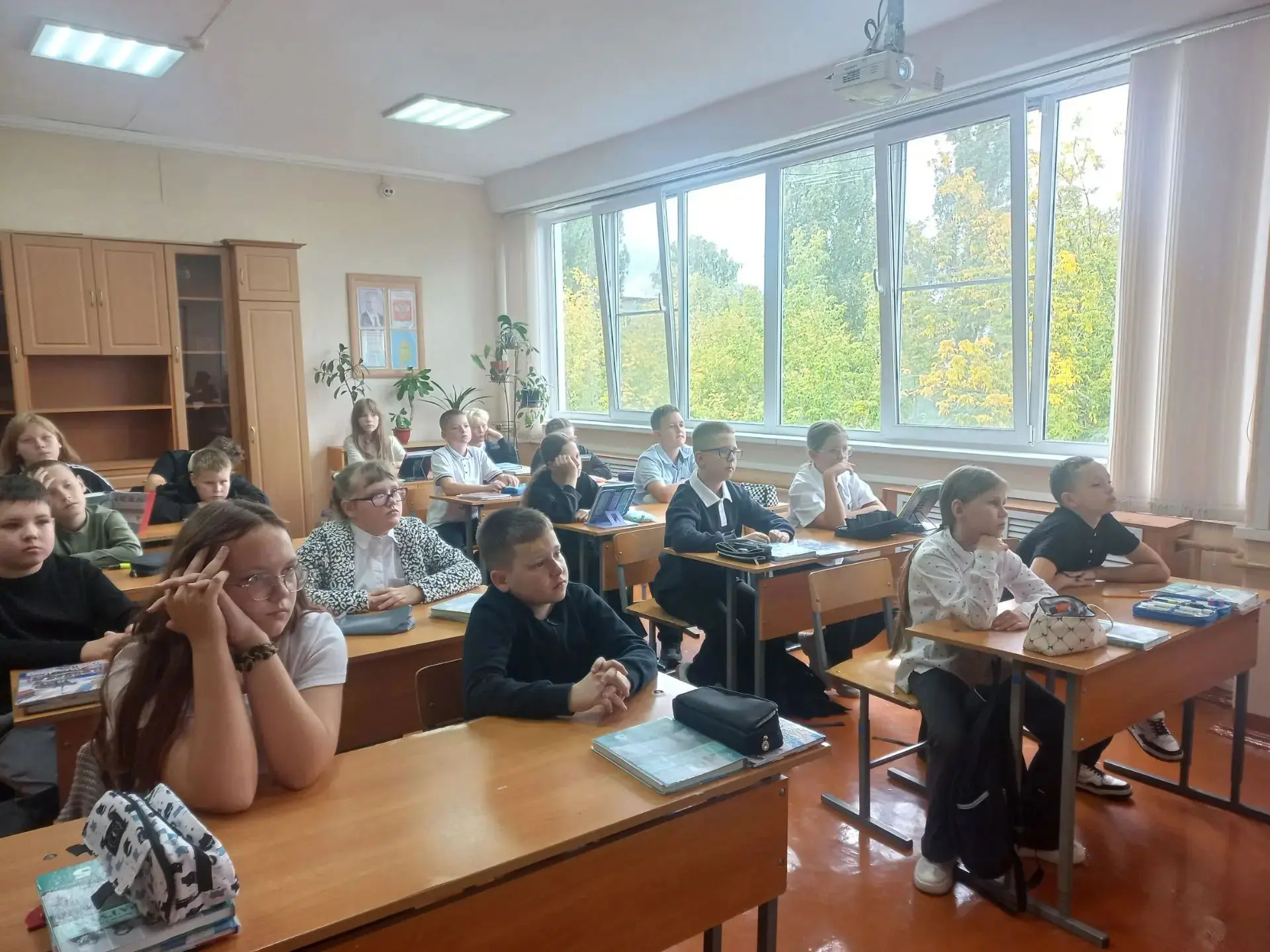 Сегодня, как это традиционно бывает по понедельникам, в нашем классе прошел "Разговор о...