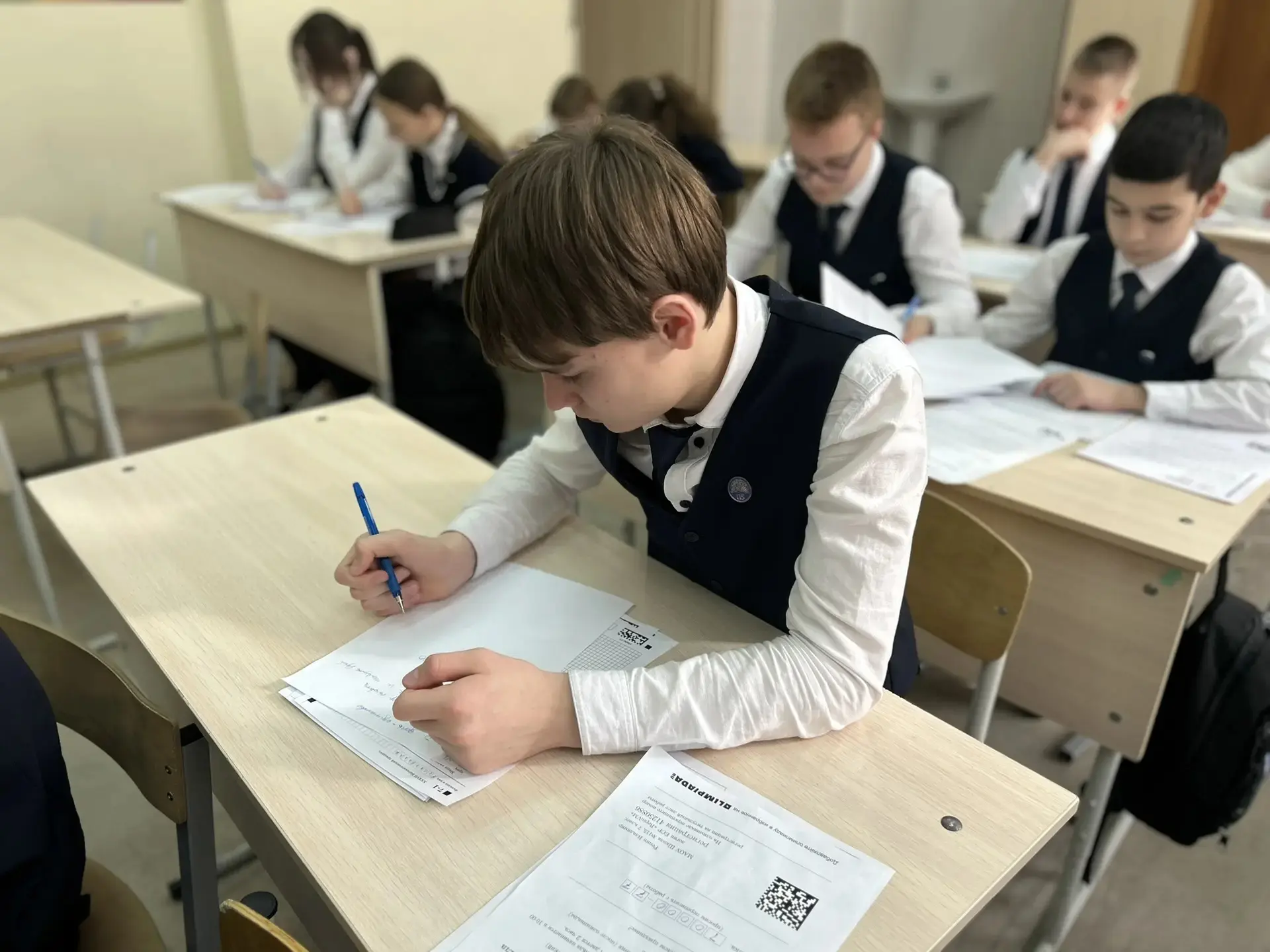 📐 Интеллектуальная битва умов📐   22 февраля в стенах нашей школы царила особая атмосфера — здесь сос