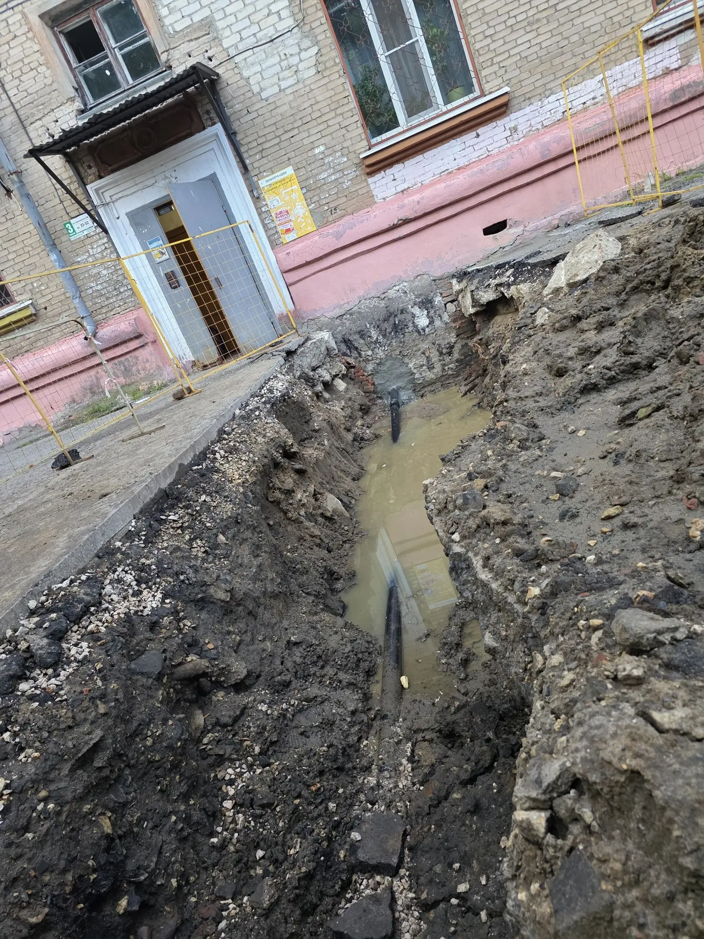 🙄 В коем веке соседи добились реконструкции входа в дом Проезд Чернышевского 20а , пос...