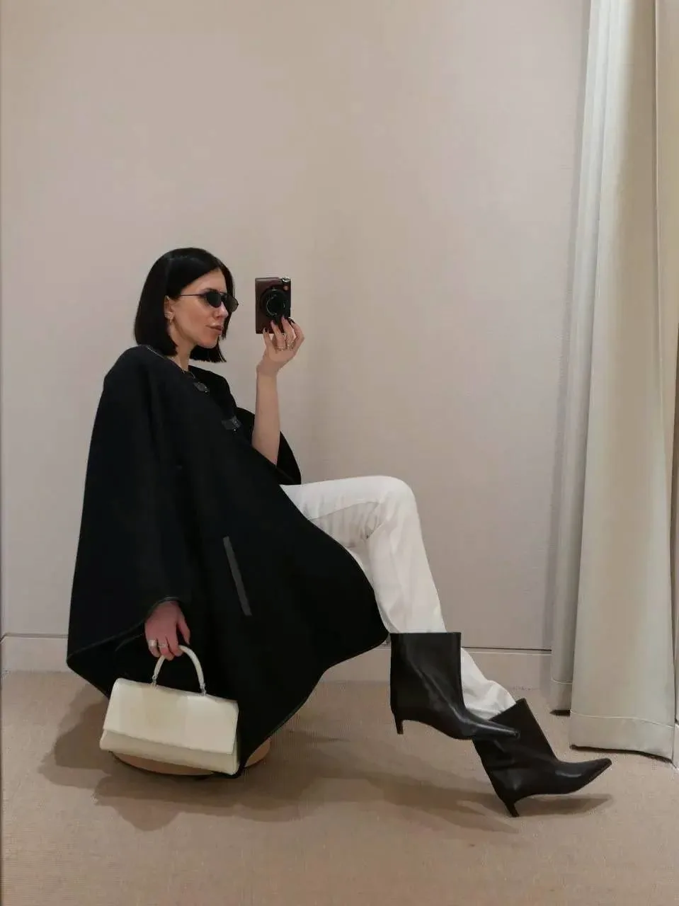 Давно подглядываю за Дашей и люблю ее рубрику lookoftheday, но она не просто одевается, а еще делитс