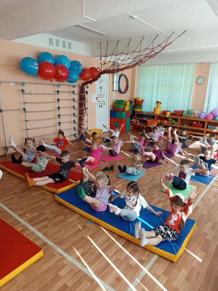 Спорт — это серьёзно!

Ребята размялись, выполнили общеукрепляющие упражнения, потренировались в рав