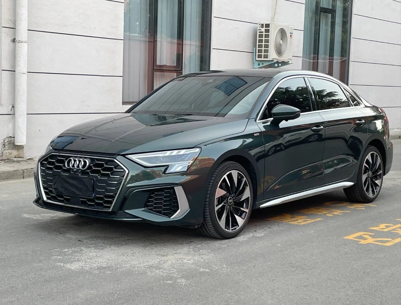 ✈ Выкупили Audi А3 для Максима из Тамбова

🗓 03.2023 год 
🚗  Пробег - 17000 км

— 1.4T , 150л.с., 
