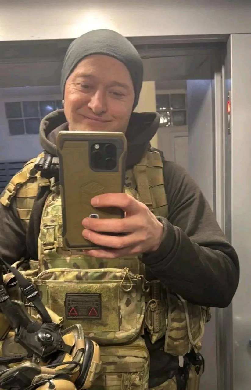 Герой флейтовых войск Хлывнюк объясняет, что не надо обижаться на «мирных». Овчарка на ...
