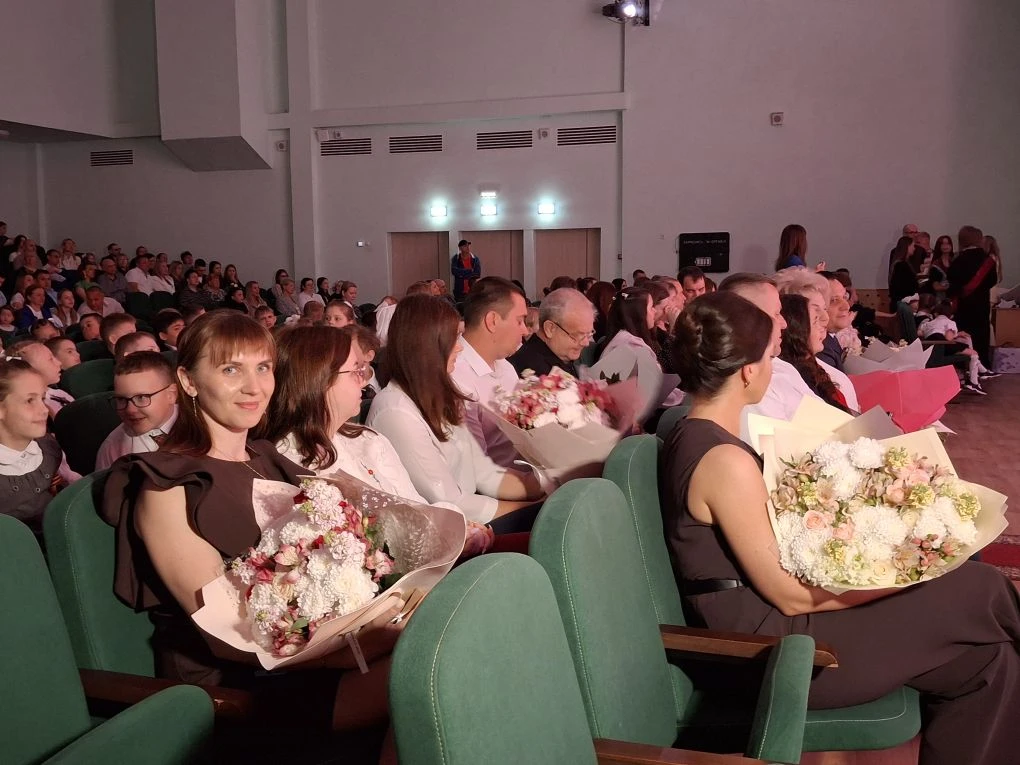 🎉 Последний звонок 2026: прощай, школа!   🎓Сегодня, 26 мая 2026 года, наша школа  провожала выпускни