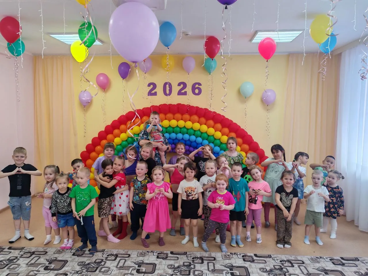 Сегодня в детскому саду прошёл праздник,   посвященный Дню защиты детей и началу лета, ...