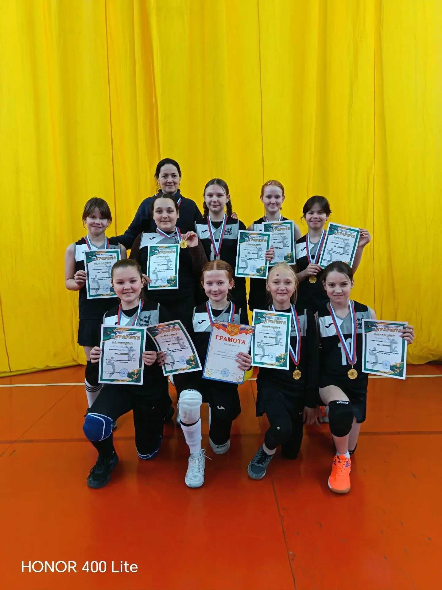🏐В эти выходные состоялось открытое Первенство СШ "Малахит" по волейболу среди команд ...